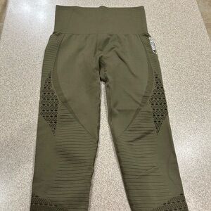Gymshark Cropped Seamless Green leggings